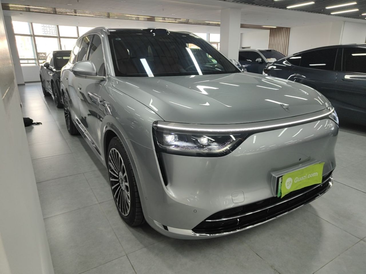 HIMA AITO M8 2025 EREV Max+ 53.4kWh 5-Seater 192-Line LiDAR photo 3