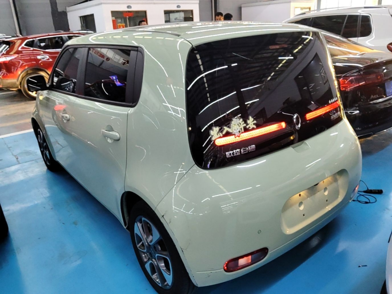 2020 305km Luxury photo 4
