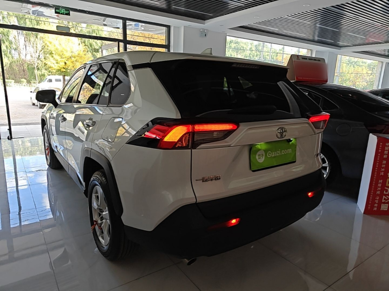RAV4 2024 2.0L CVT RWD photo 4