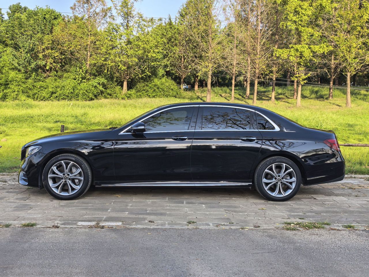 E-Class 2019 Facelift E 300 L Sport Luxury photo 2