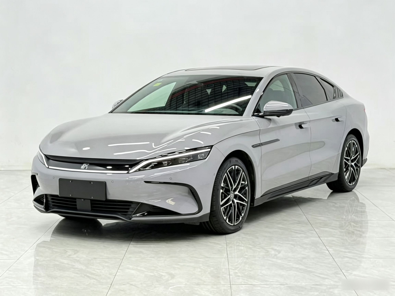 Han 2025 EV 605KM Premium