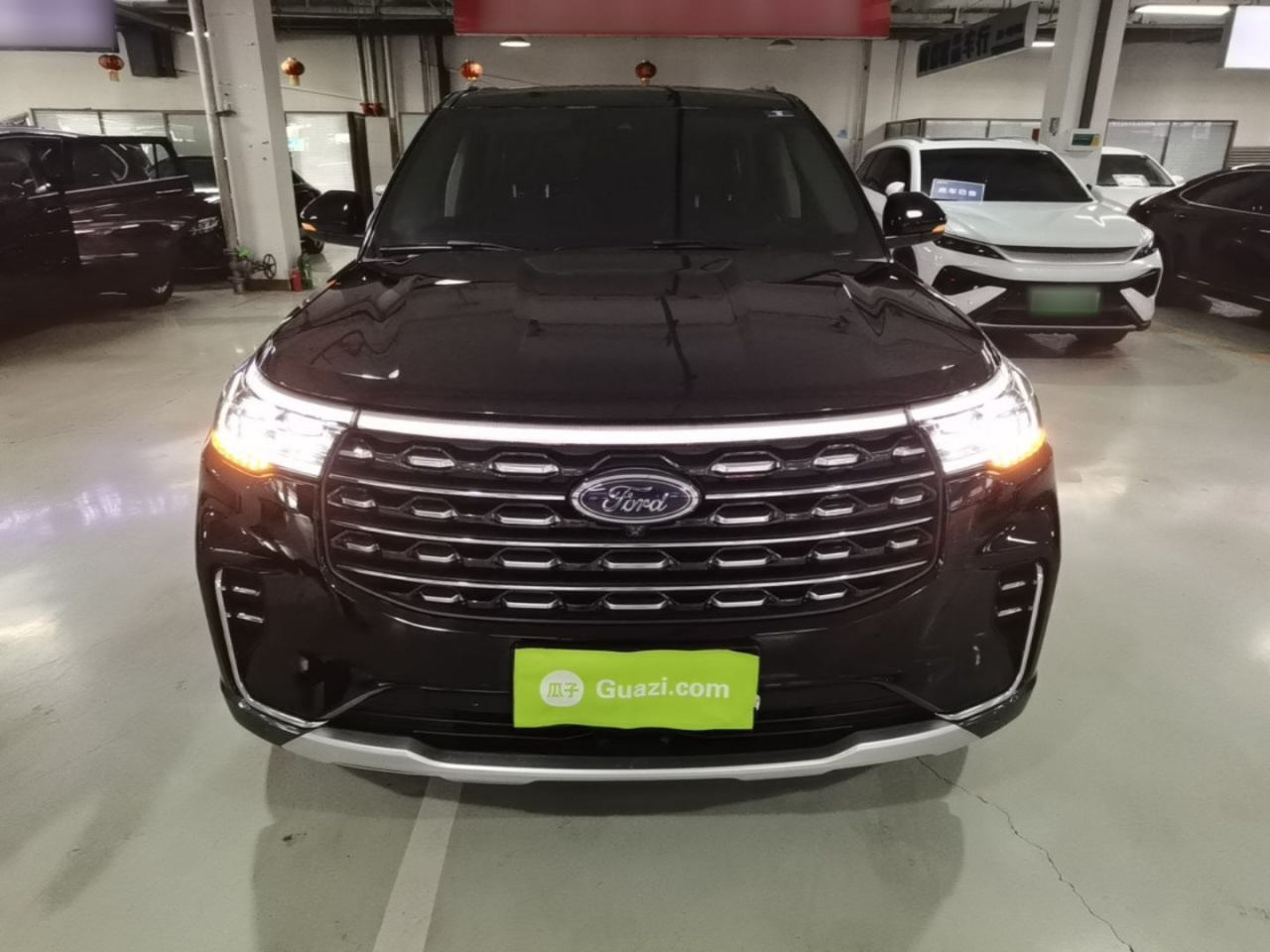 Explorer 2023 EcoBoost 285 AWD Titanium 6-Seater photo 2