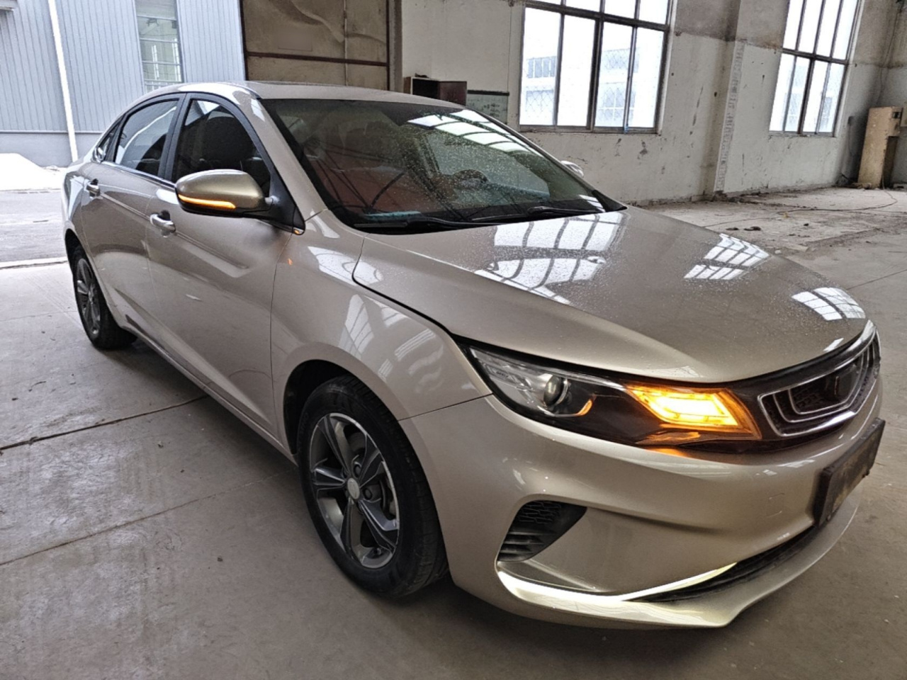 Emgrand GL 2018 1.8L MT Elite Connected photo 3