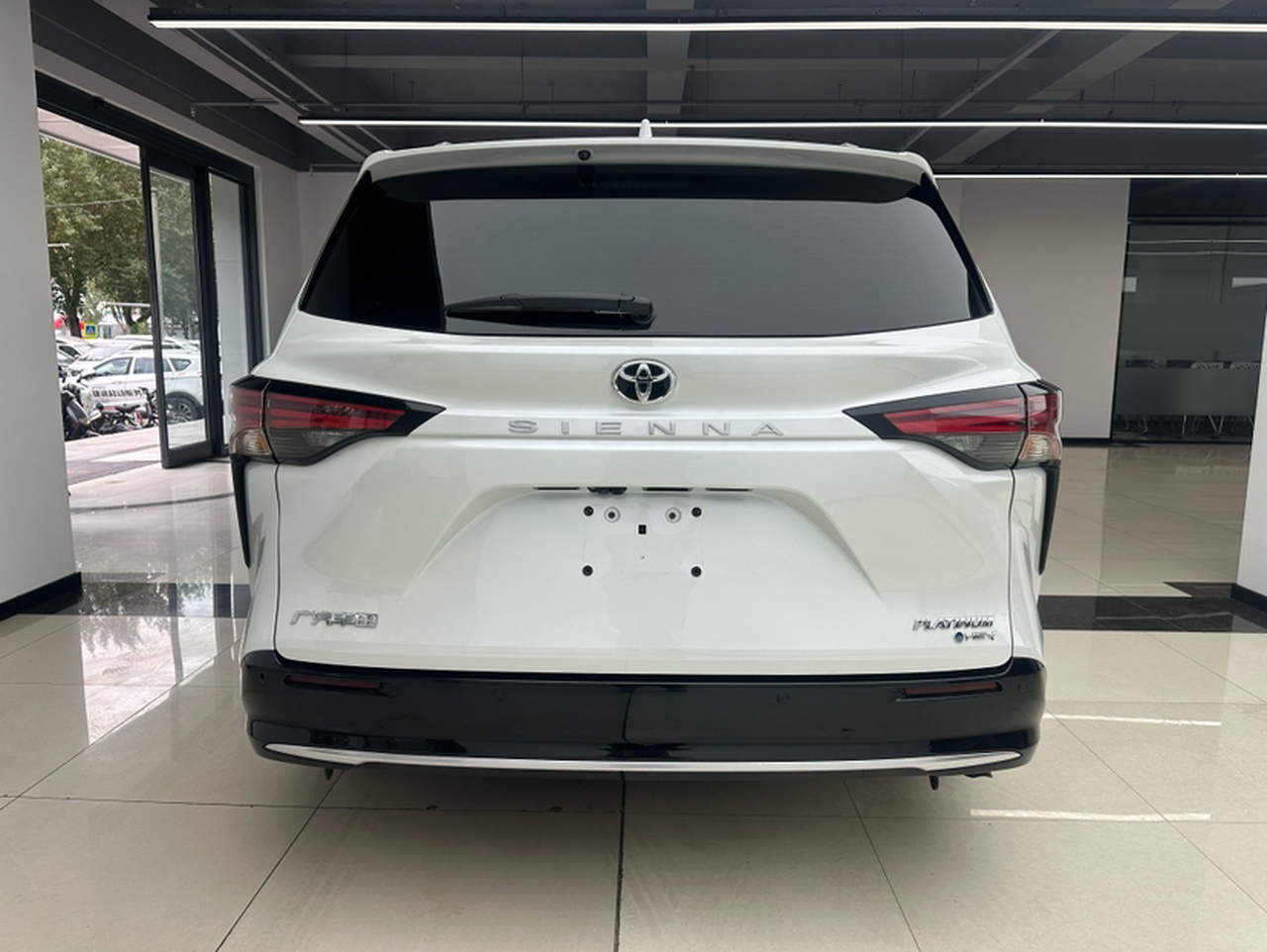 Sienna 2024 2.5L Hybrid Platinum photo 4