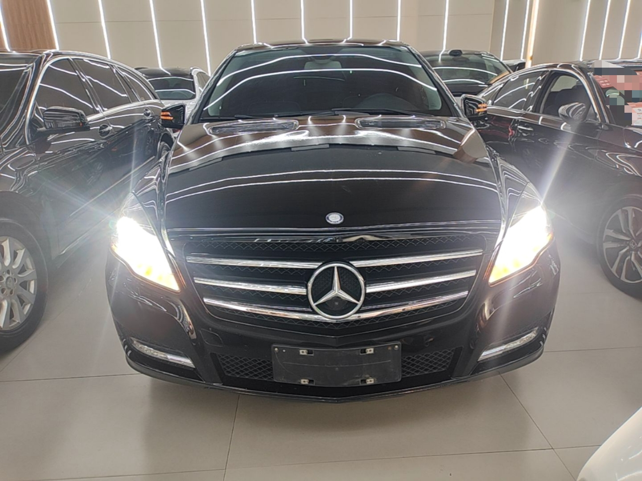 R-Class 2017 R 320 4MATIC Business Edition photo 2