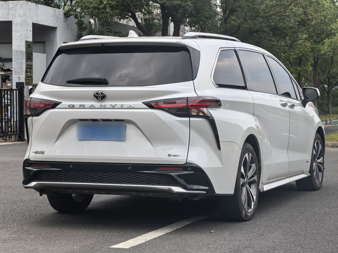 Granvia 2024 2.5L Hybrid Premium PLUS photo 4