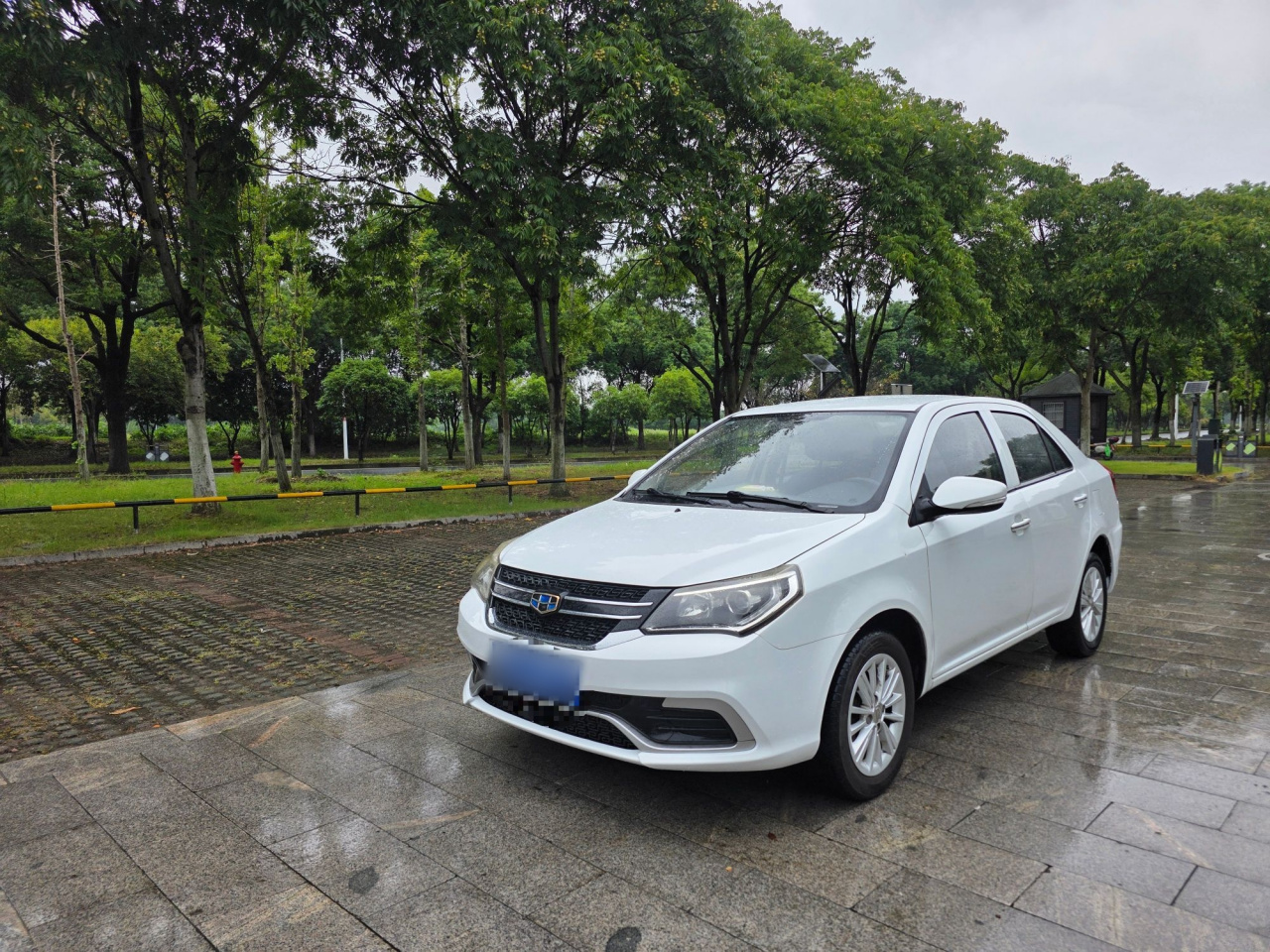 2016 1.5L MT Progressive photo 2