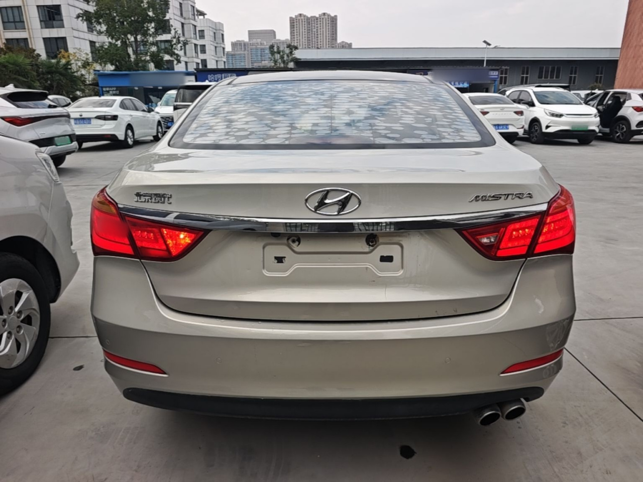 Mistra 2014 1.8L AT Premium DLX photo 3