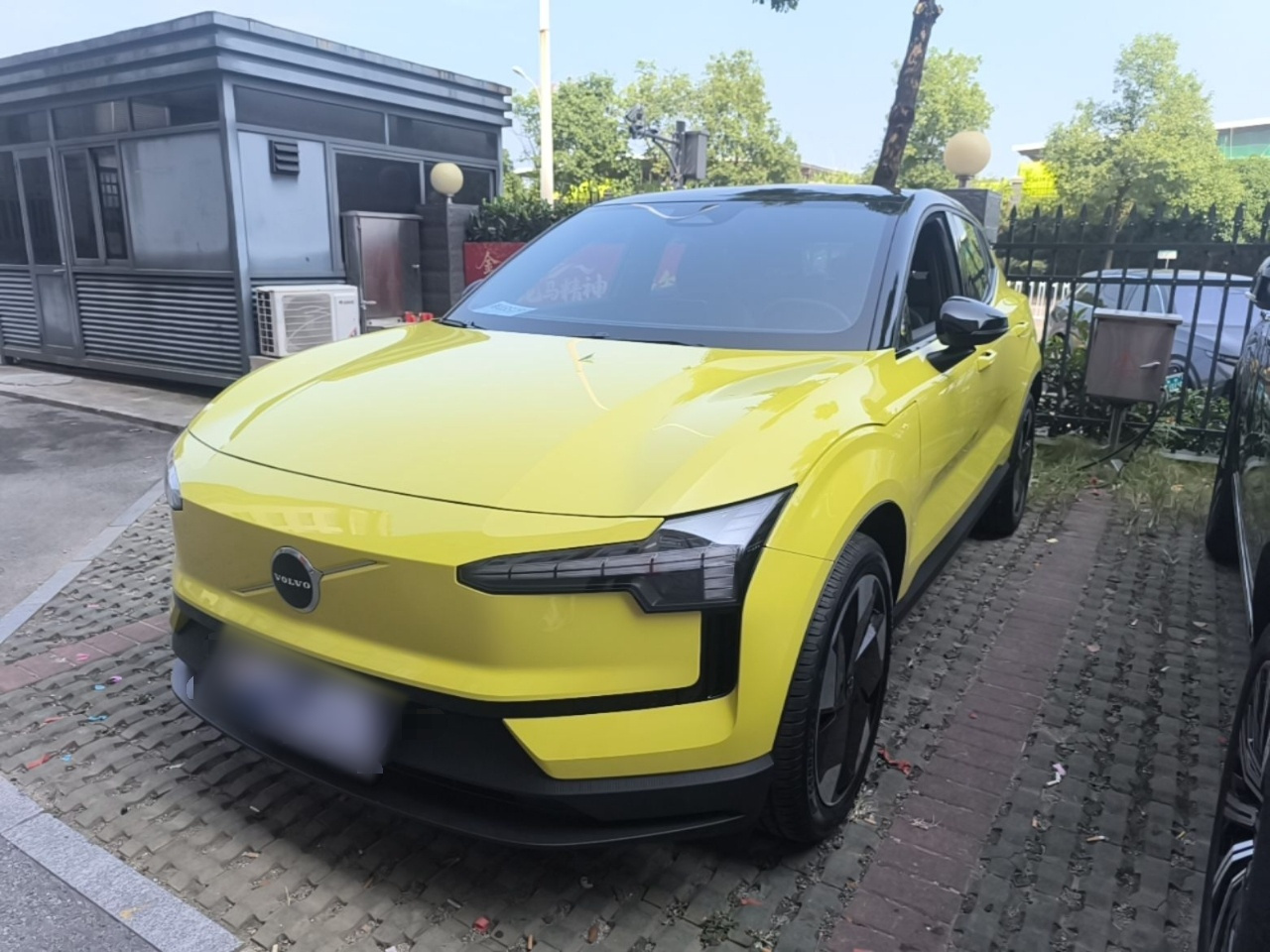 EX30 2025 RWD Long Range Plus