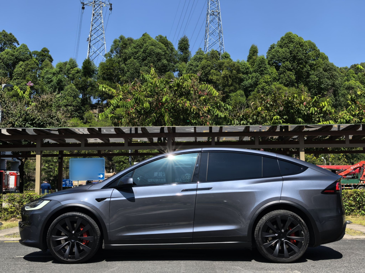 Model X 2023 AWD Plaid photo 4