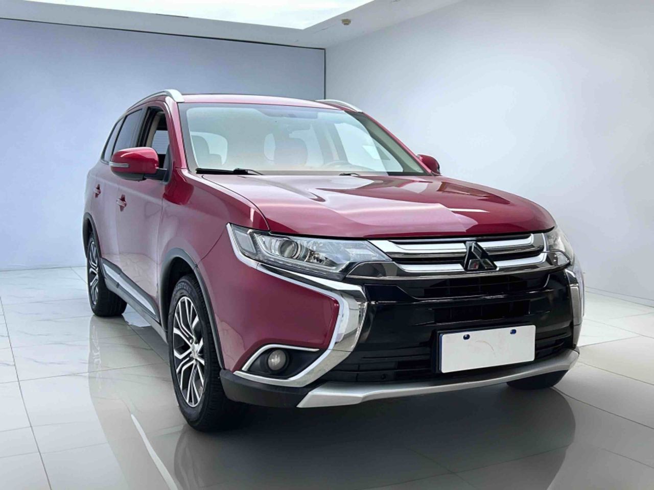 Outlander 2018 2.0L RWD Honor 5-Seater photo 3