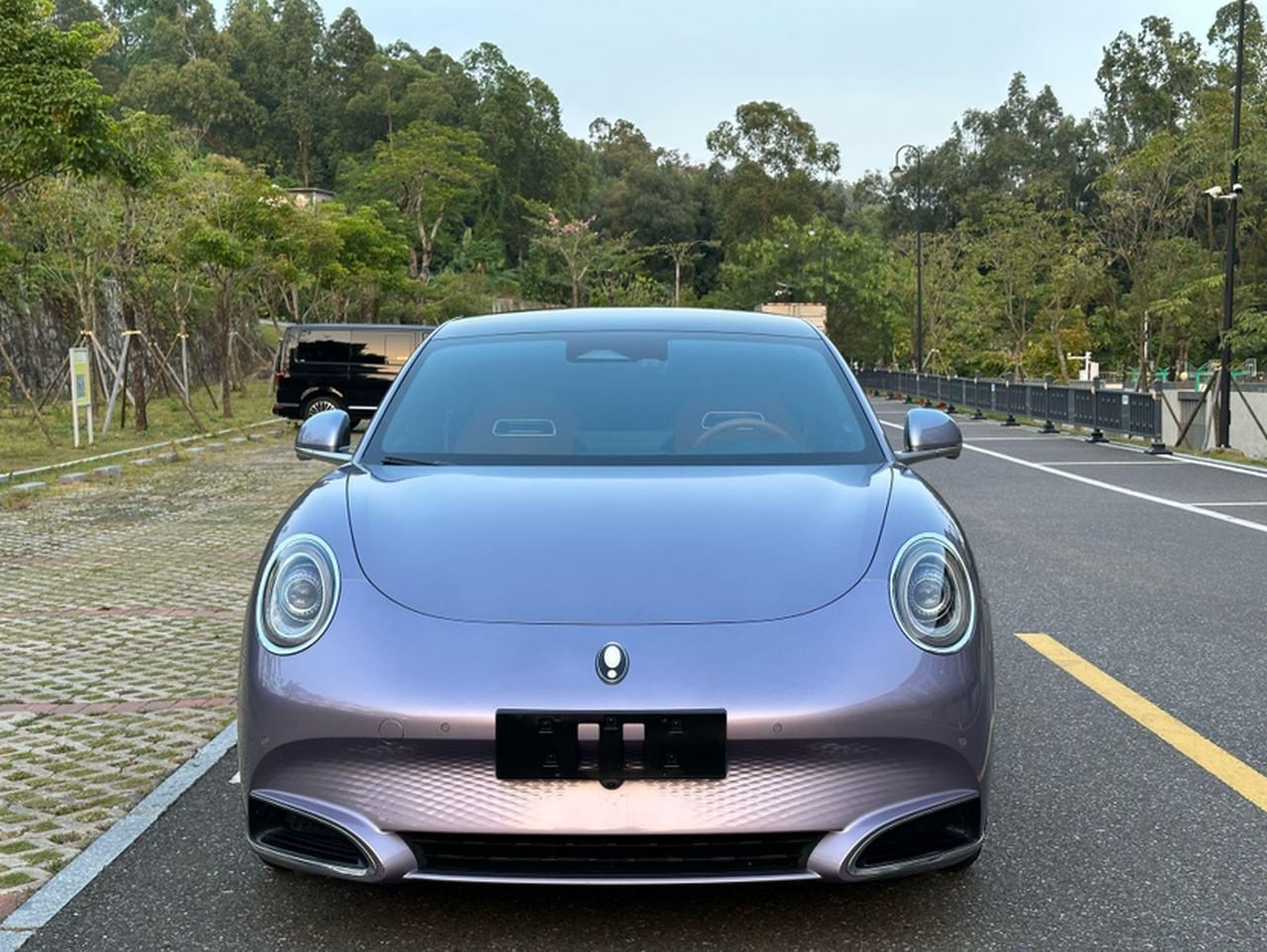 2022 555km Premium photo 4