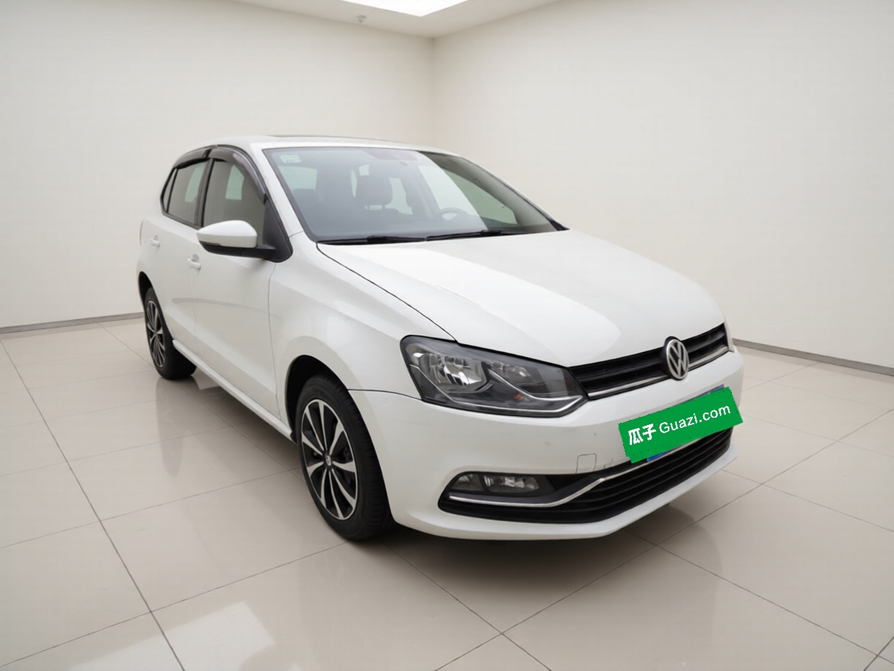Polo 2016 1.6L AT Comfort photo 3