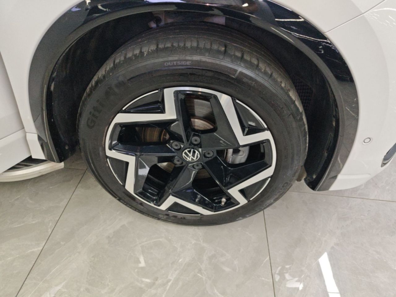 Tiguan L 2024 PRO 330TSI RWD R-Line photo 2