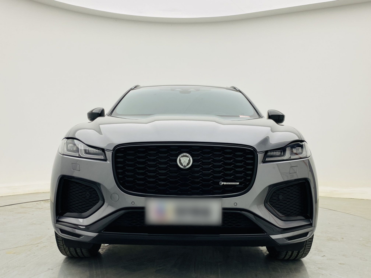 F-PACE 2024 P250 R-Dynamic SE photo 3
