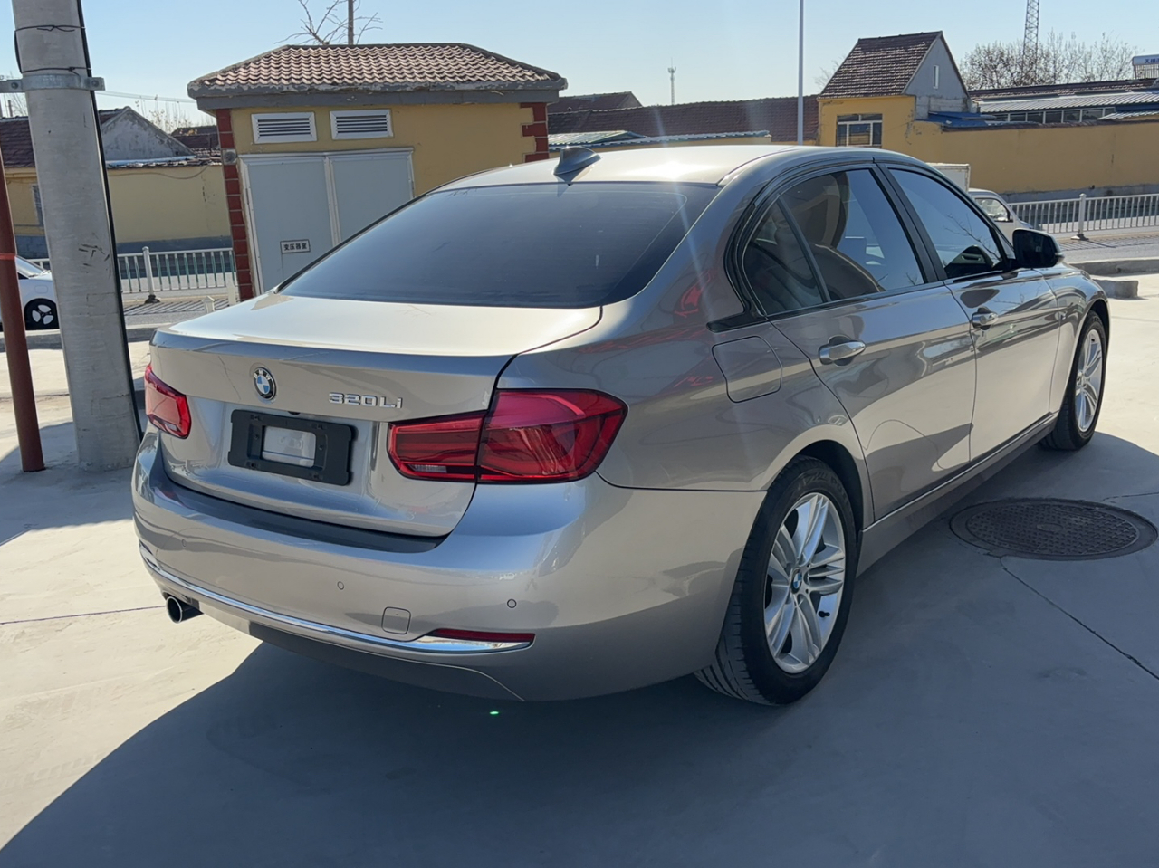 3 Series 2016 320Li Progressive photo 4