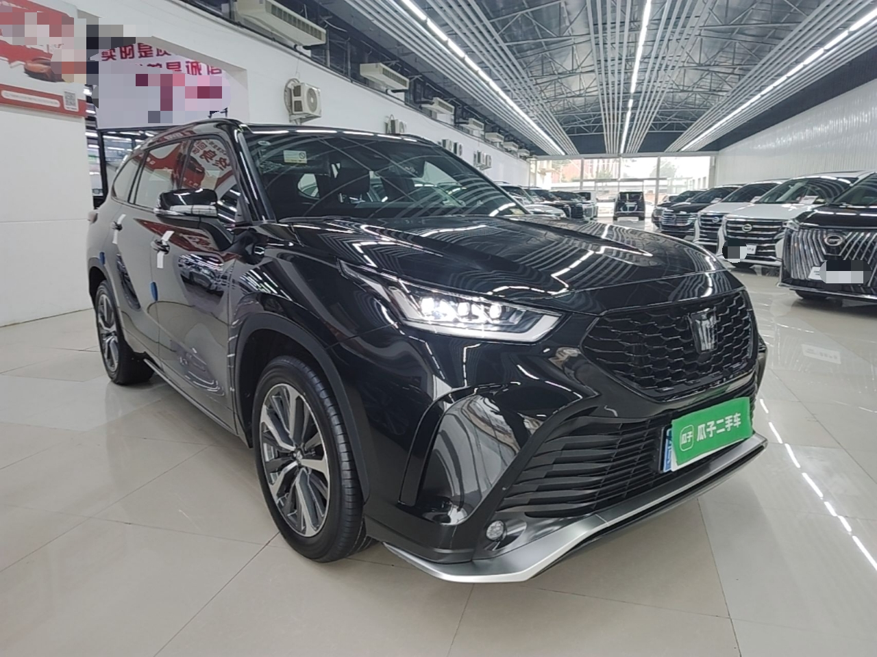 Crown 2024 2.5L HEV AWD Luxury photo 3
