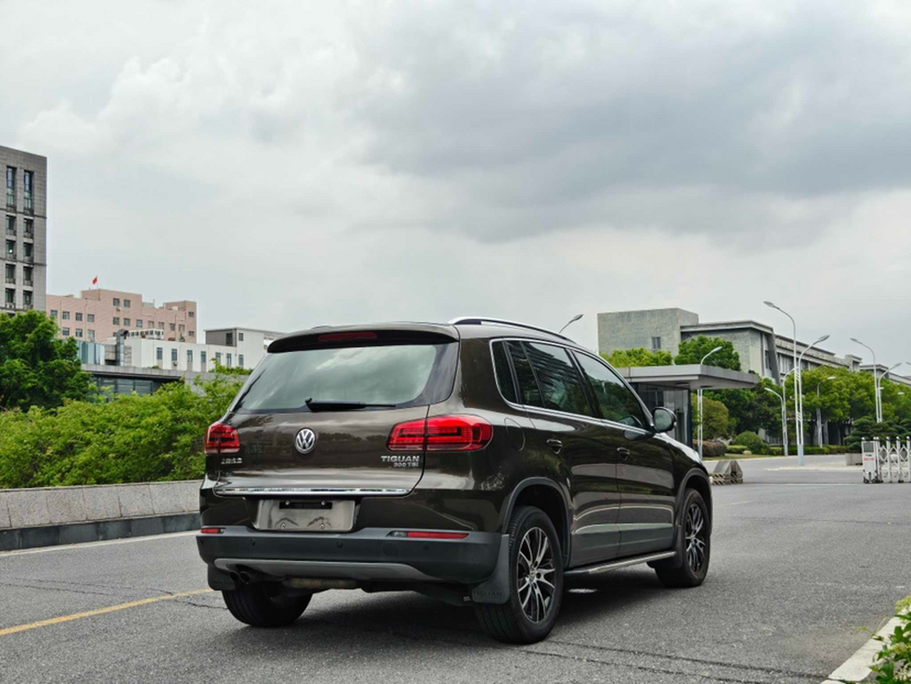 Tiguan 2015 1.8TSI AT RWD Luxury photo 4