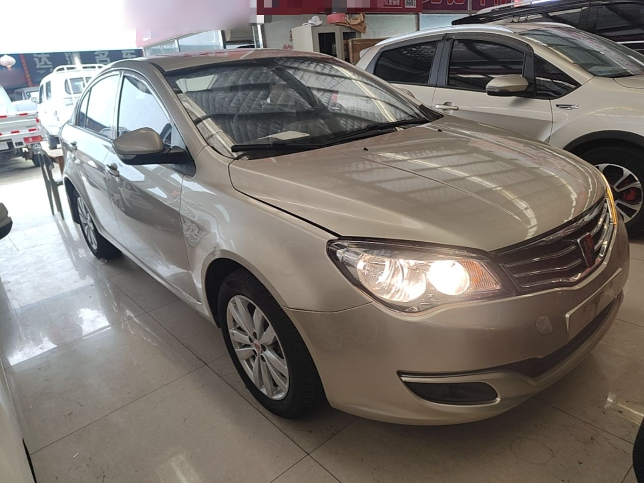 350 2015 1.5L MT Luxury photo 3