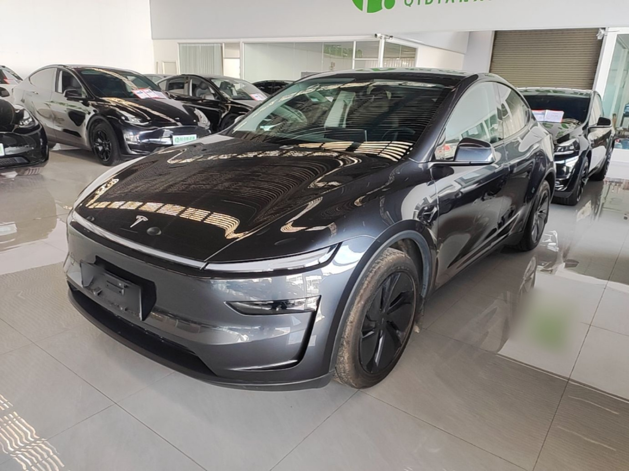 Model Y 2025 RWD Launch Edition
