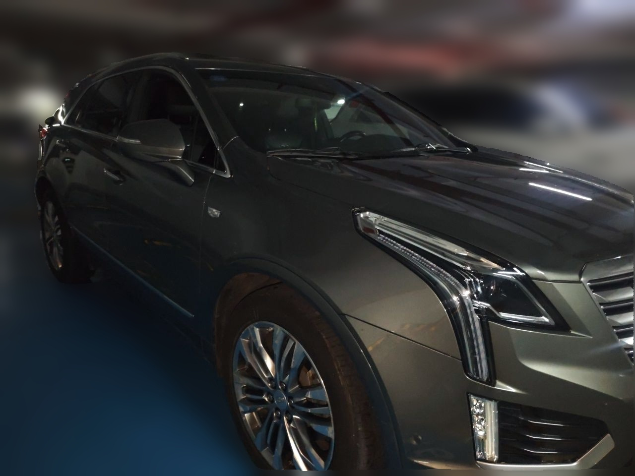 XT5 2018 28E AWD Leading photo 3