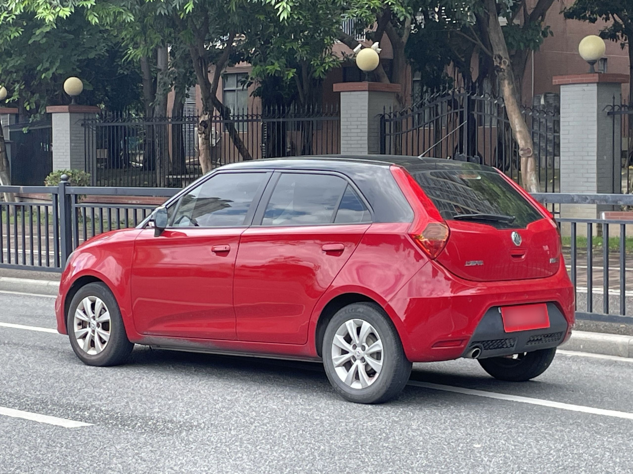 3 2011 1.5L AMT Elite photo 3