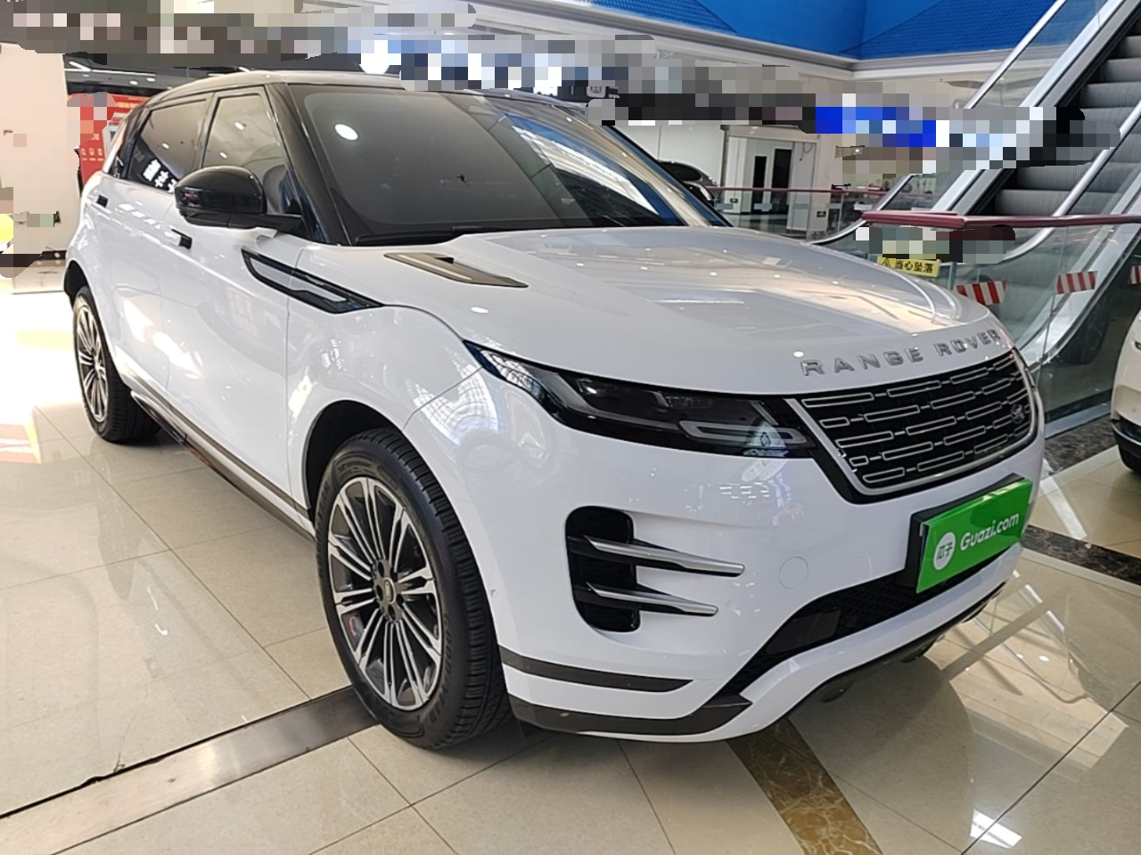 2024 Range Rover Evoque L HSE photo 3
