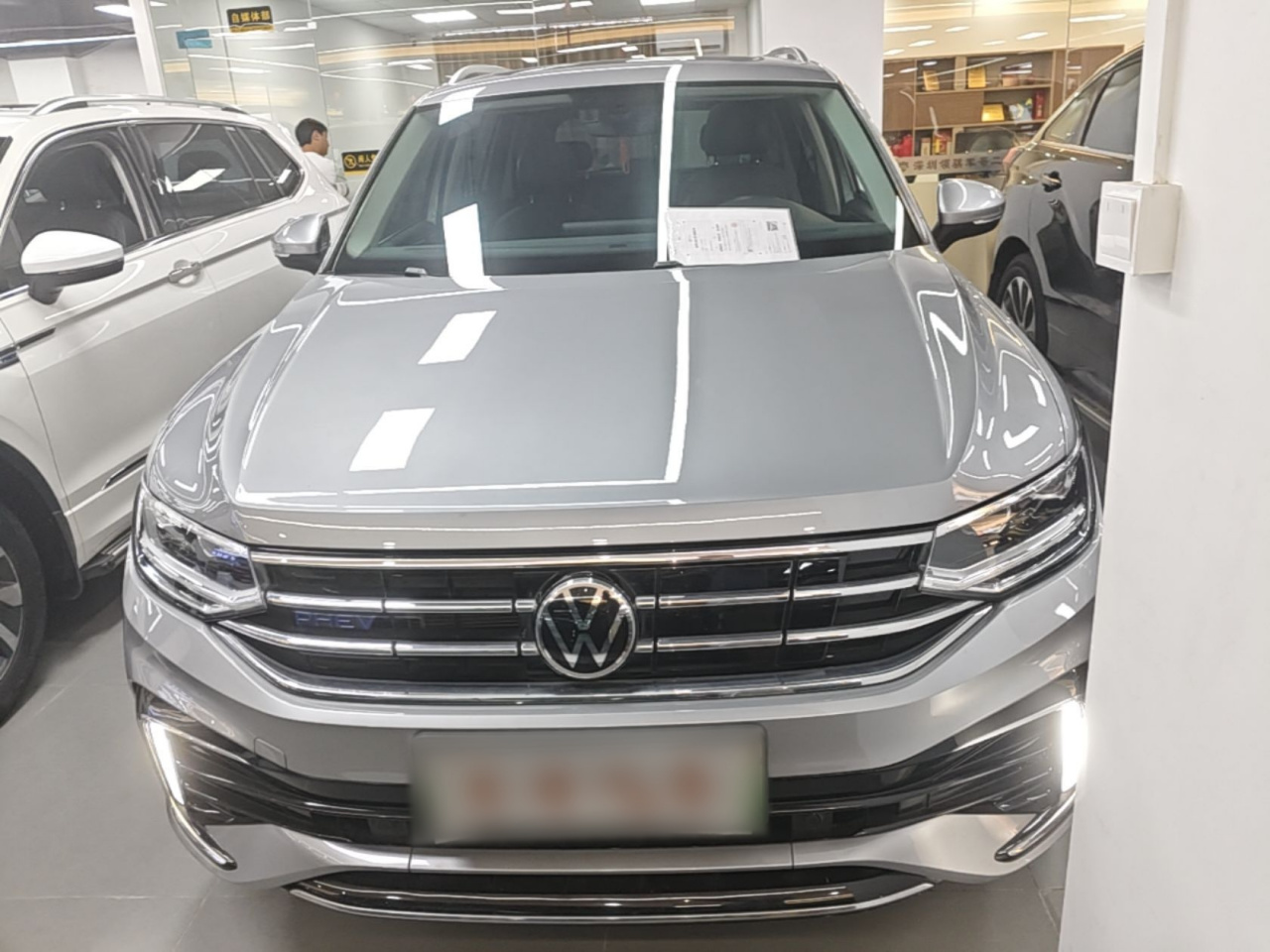 Tiguan L EV 2022 430PHEV PHEV Premium photo 2
