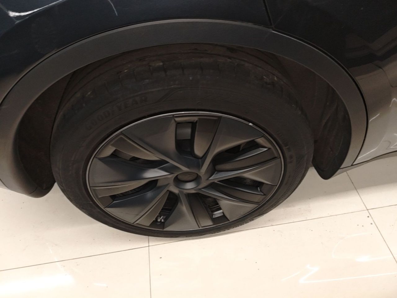 Model Y 2024 RWD photo 3
