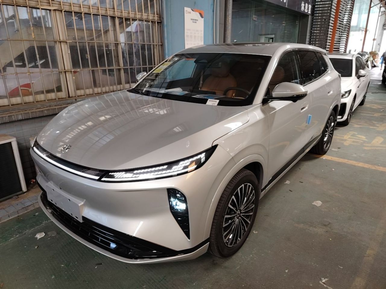 L8 2025 185KM