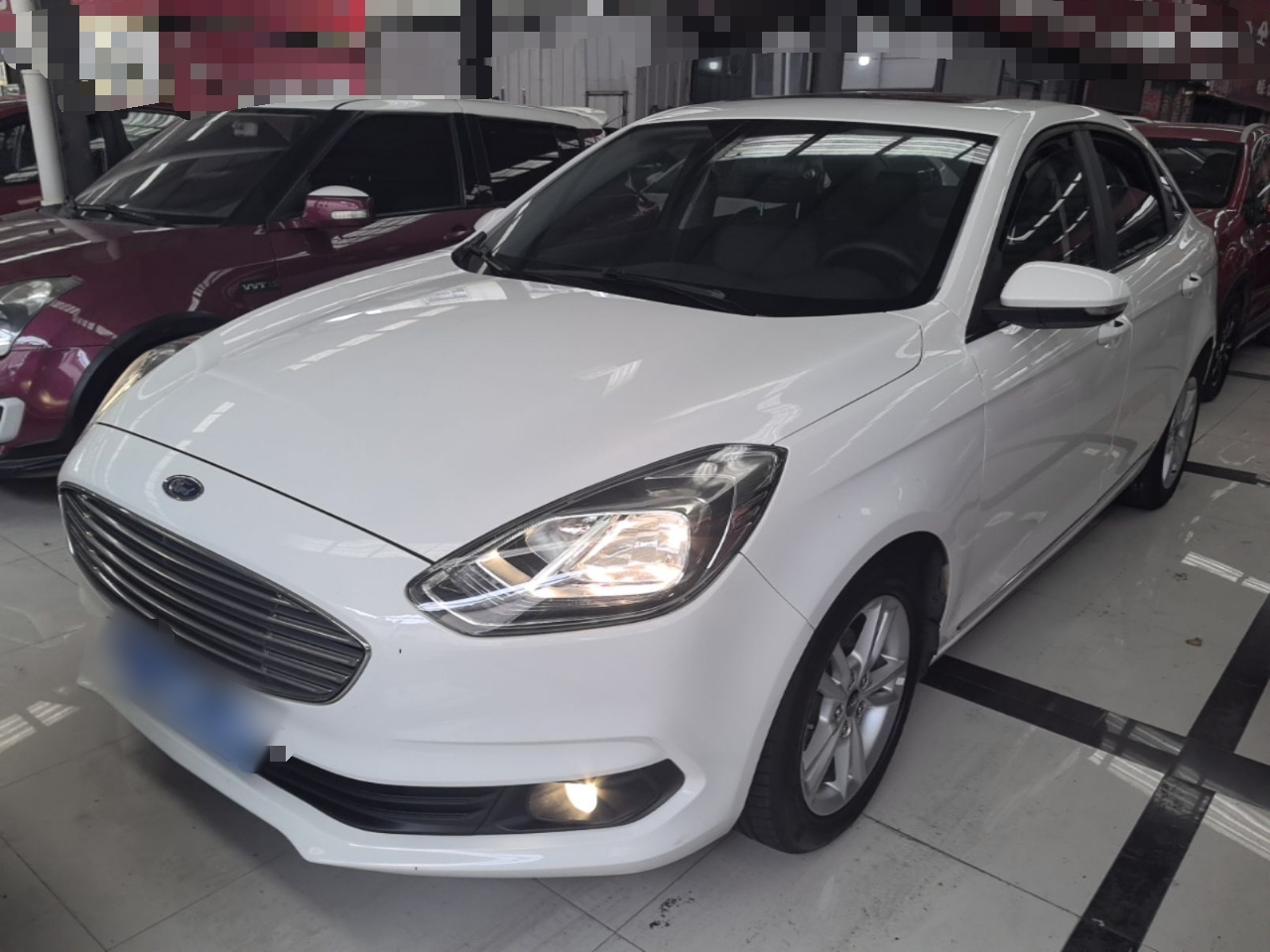 Escort 2019 1.5L AT