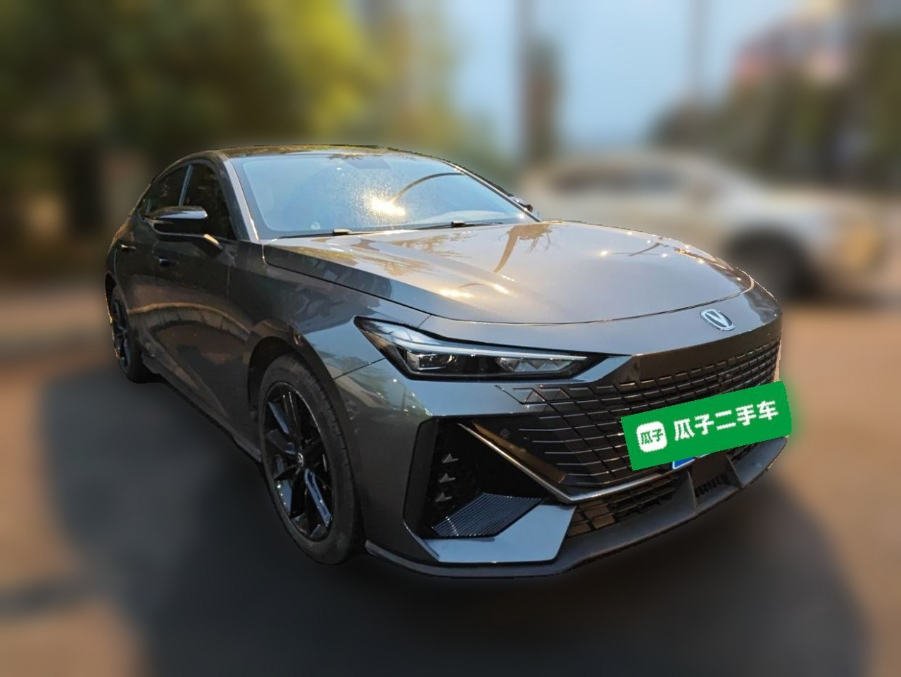 UNI-V 2022 1.5T Premium photo 3