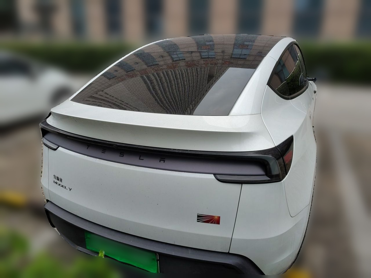 Model Y 2025 RWD Launch Edition photo 5