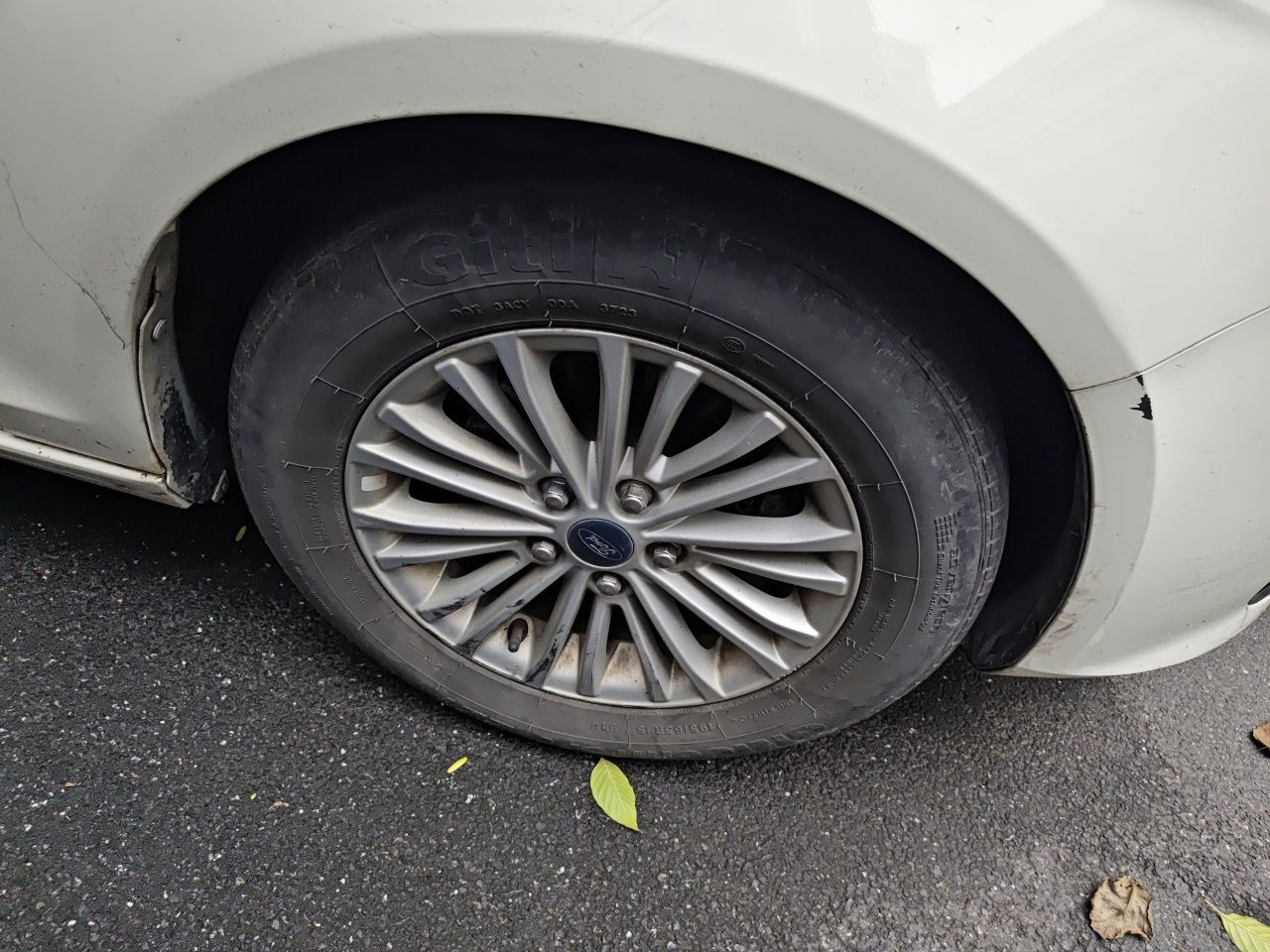 Escort 2015 1.5L MT Comfort photo 5