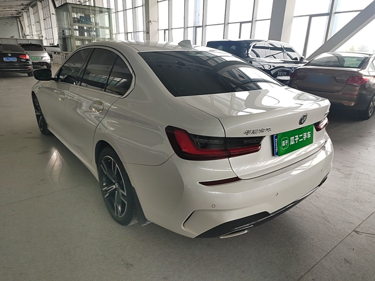 3 Series 2022 325i M Sport Package photo 4