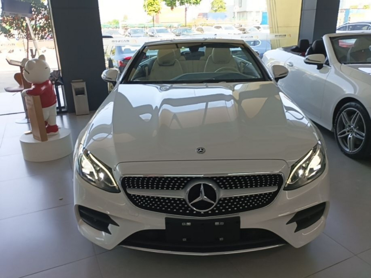 E-Class Imported 2018 E 200 4MATIC Convertible Coupe photo 2