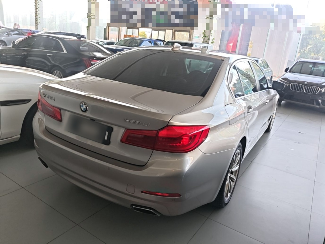 5 Series 2018 528Li Special photo 4