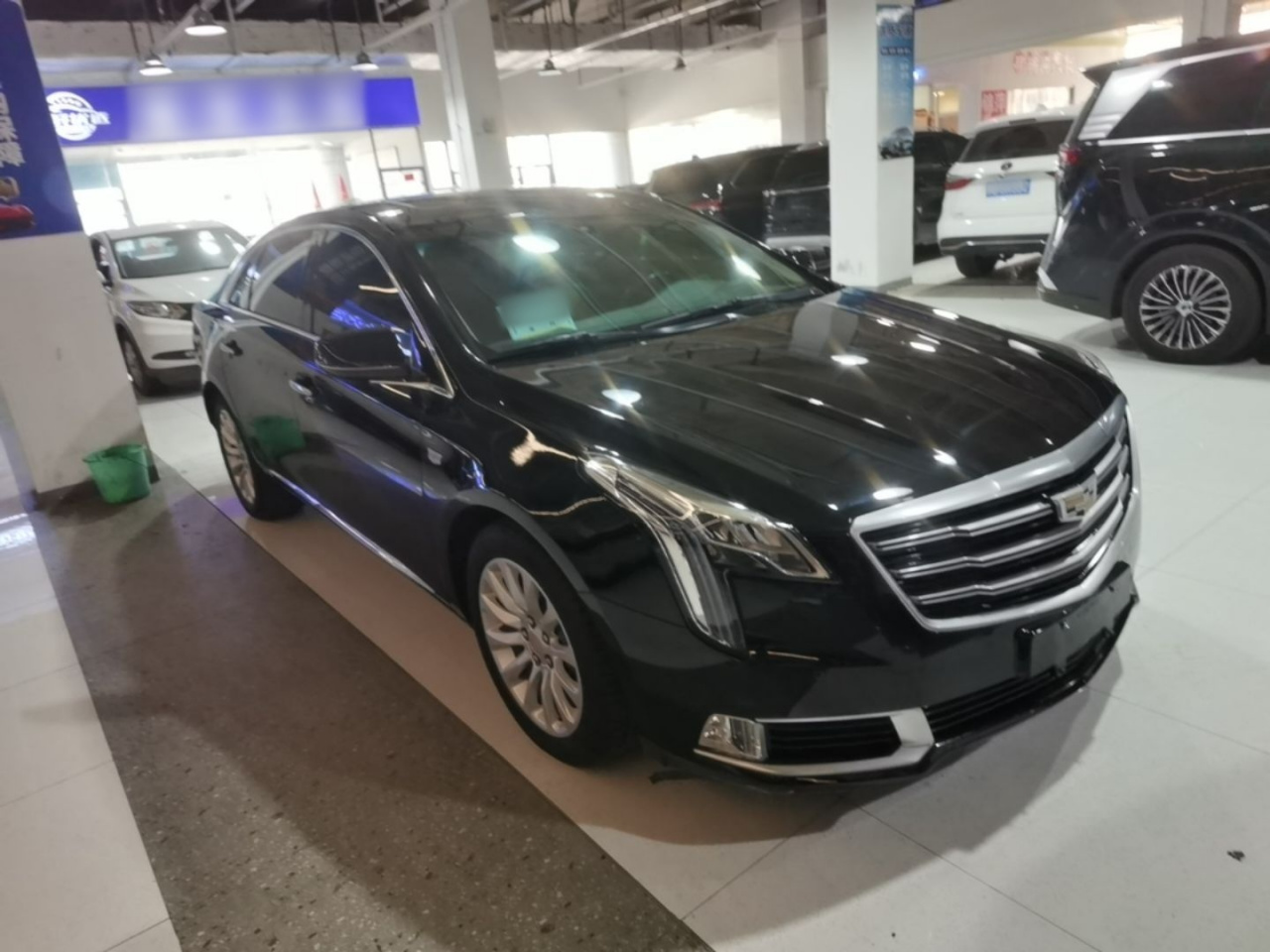 XTS 2018 28T Elite photo 3