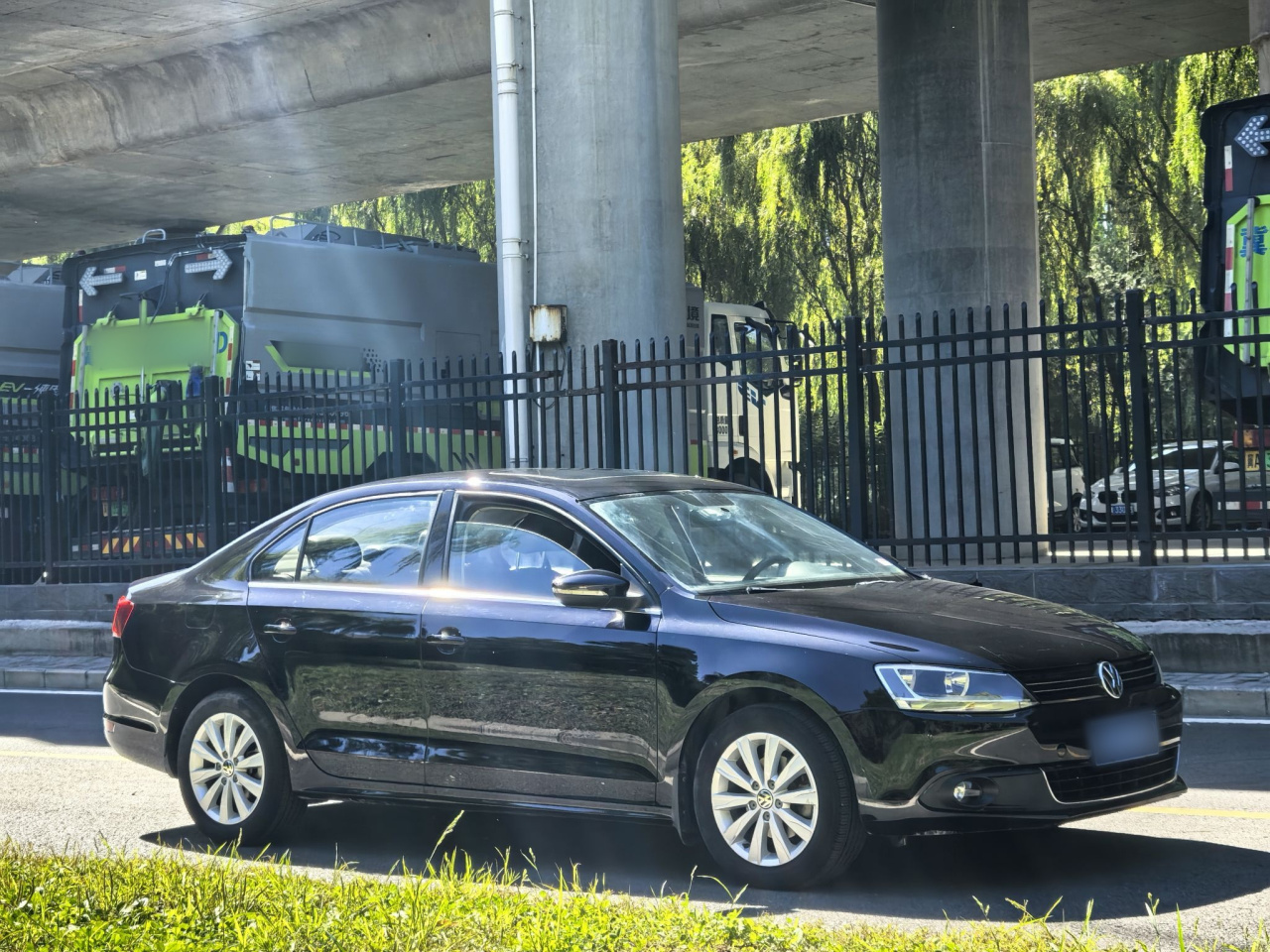 Sagitar 2014 Facelift 1.6L AT Comfort photo 3