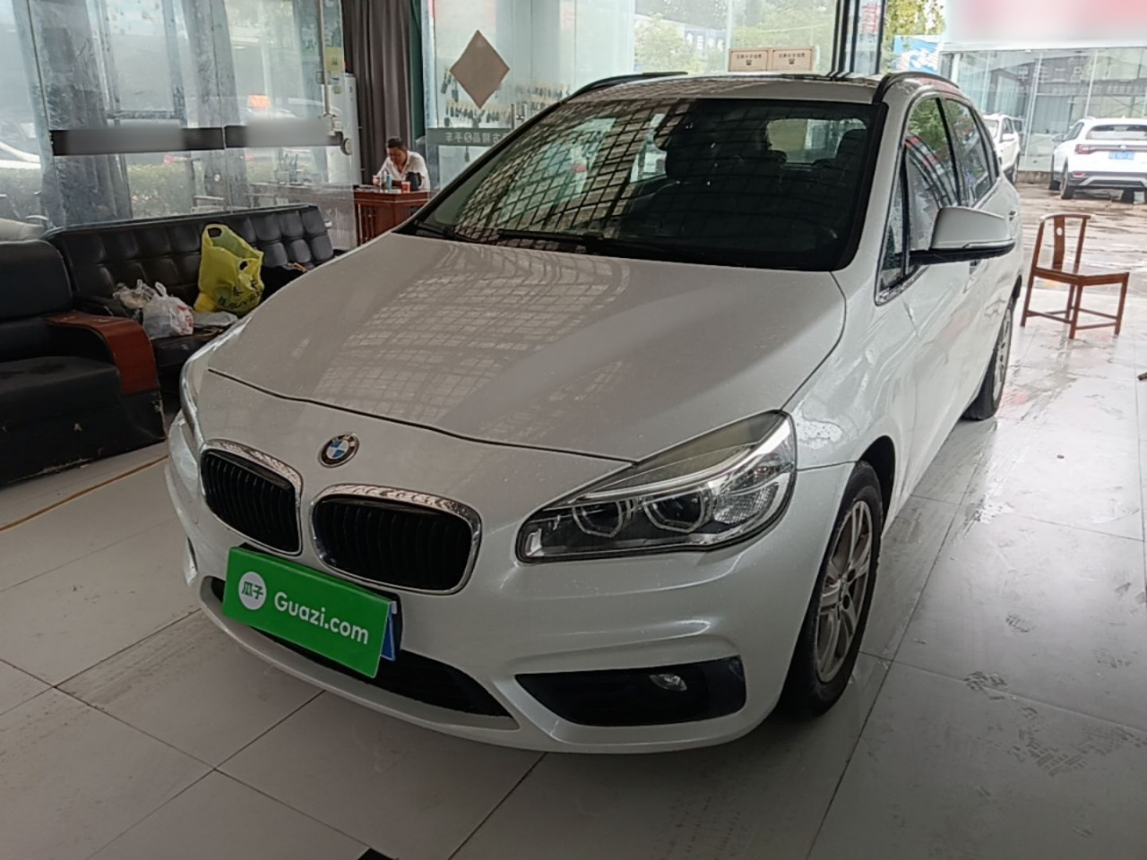 2 Series Wagon 2016 218i Leading