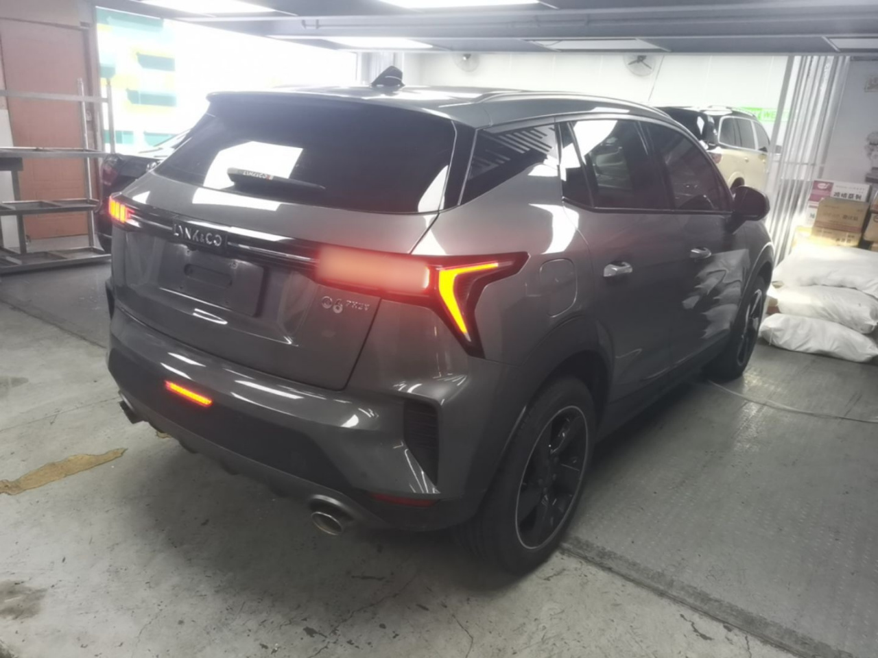 06 EM-P 2020 PHEV Plus photo 4
