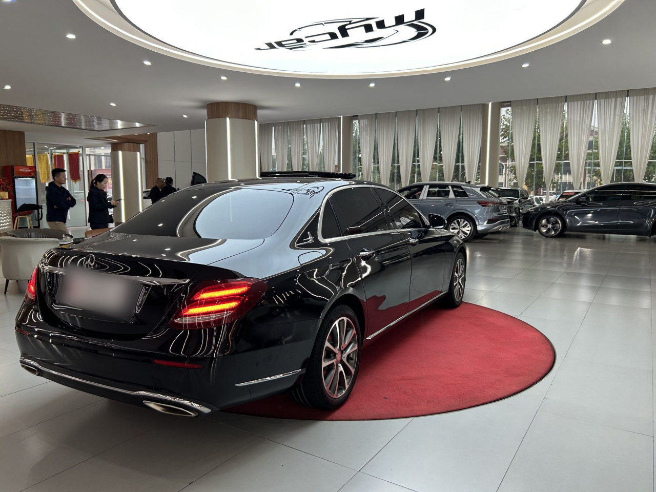 E-Class 2016 E 200 L photo 4