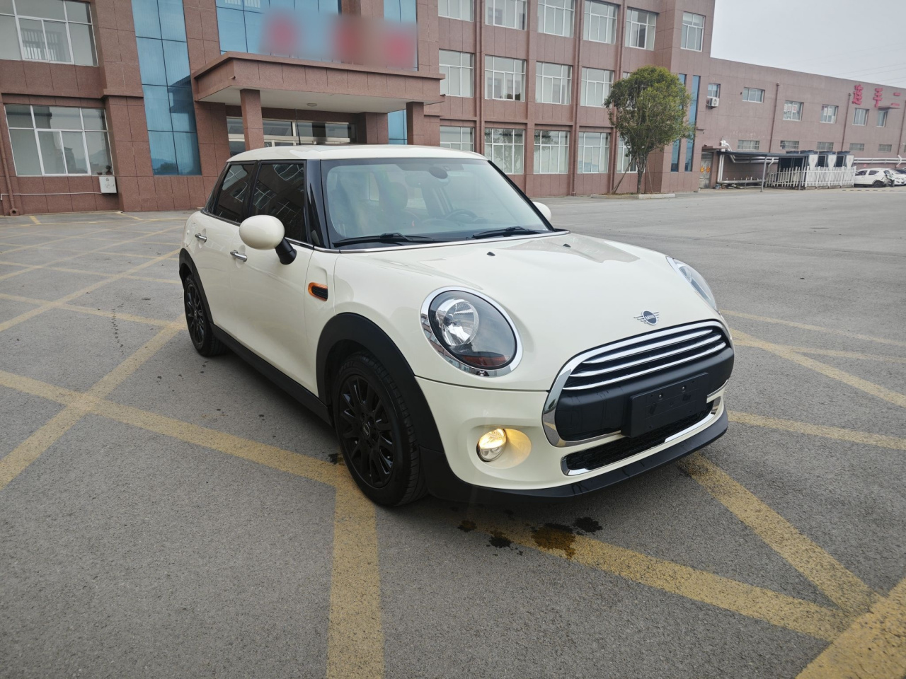 2018 1.5T ONE PLUS 5-Door photo 3