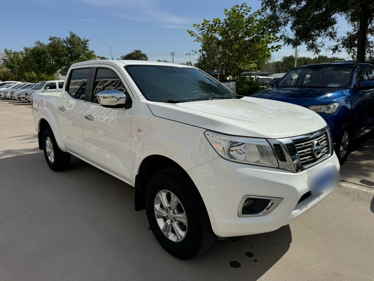 2017 2.5L AT RWD Luxury QR25 photo 2