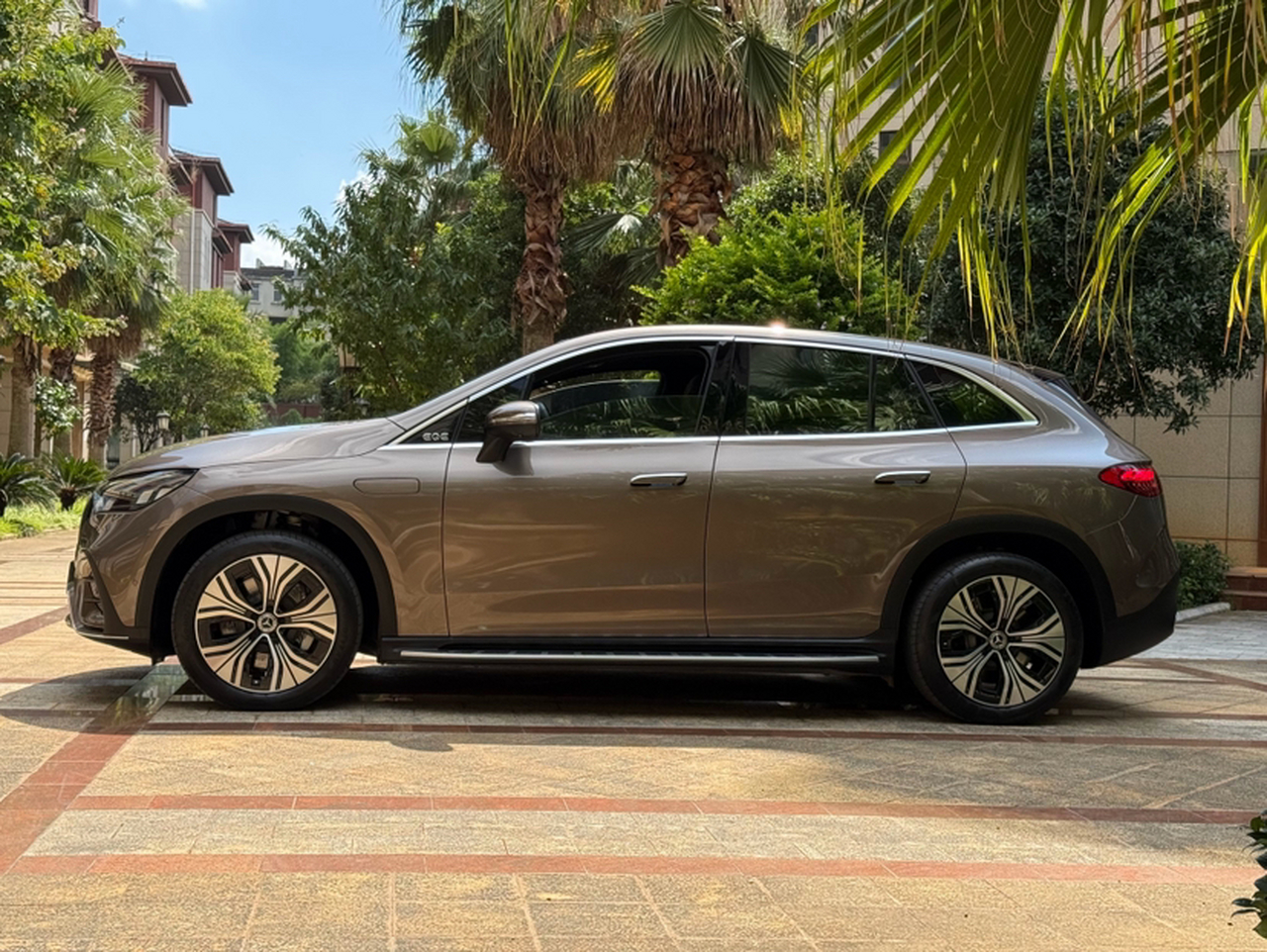EQE SUV 2024 500 4MATIC Luxury photo 3