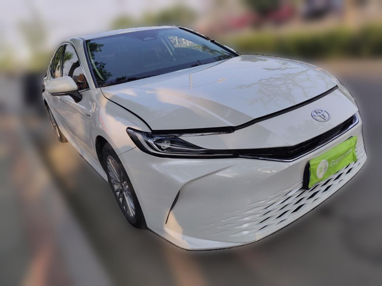 Camry 2024 Hybrid 2.0HE Elite photo 3