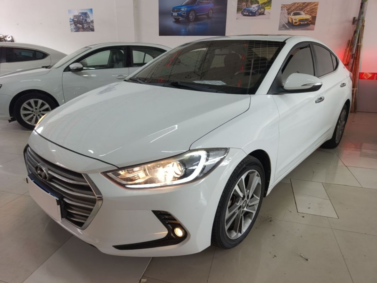 Elantra 2016 1.6L AT Smart Elite