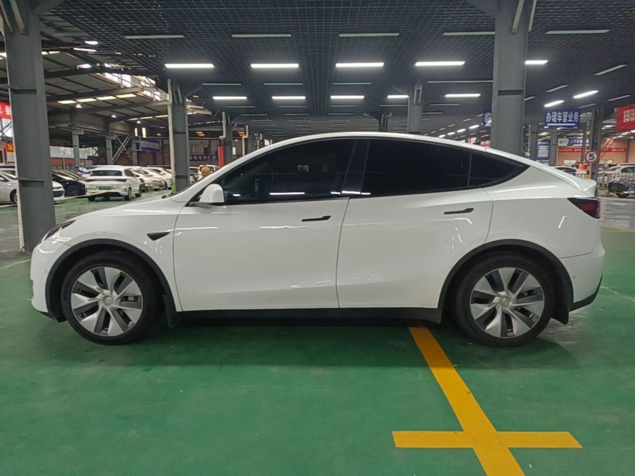 Model Y 2022 RWD photo 4