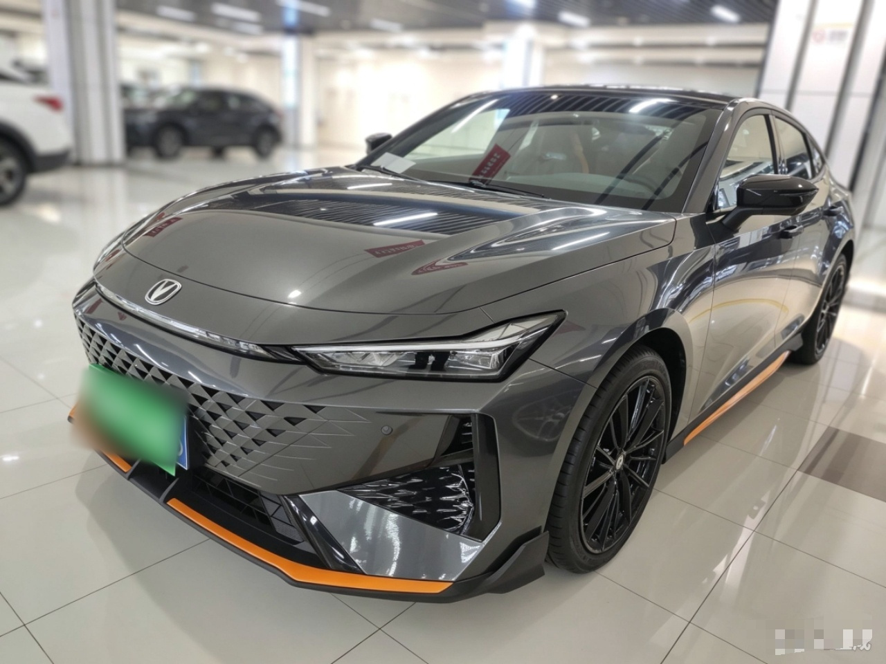 UNI-V 2025 1.5T 500Bar Premium Sport