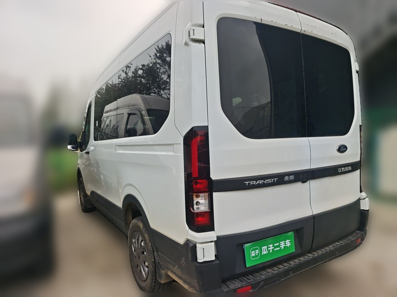 Transit T8 2024 T8 2.0T Diesel MT Medium Wheelbase 7-Seater photo 4